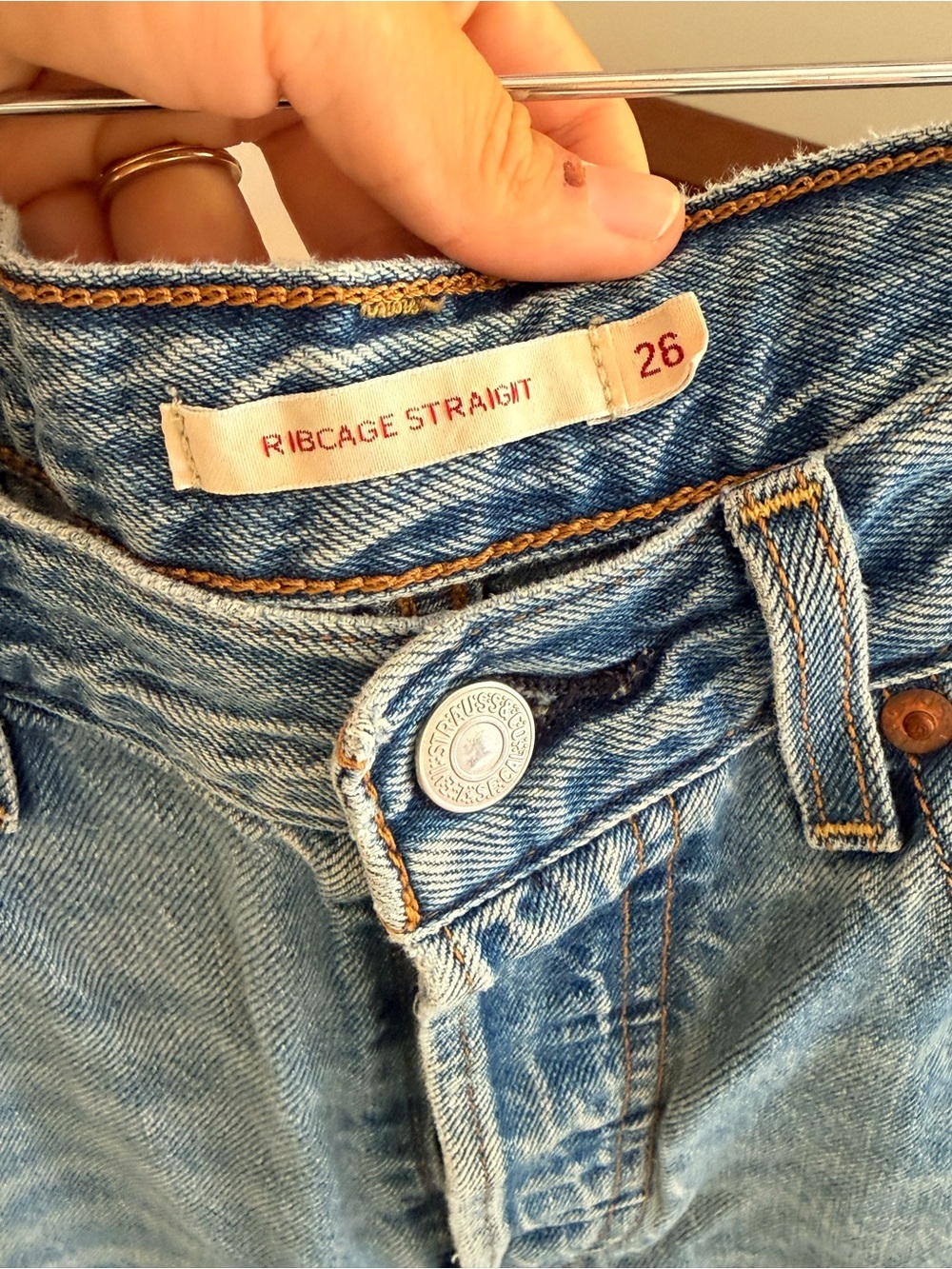 Levi’s Ribcage Straight Jean - Picture 3 of 6